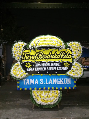 Papan Bunga Duka di Tuan Kentang